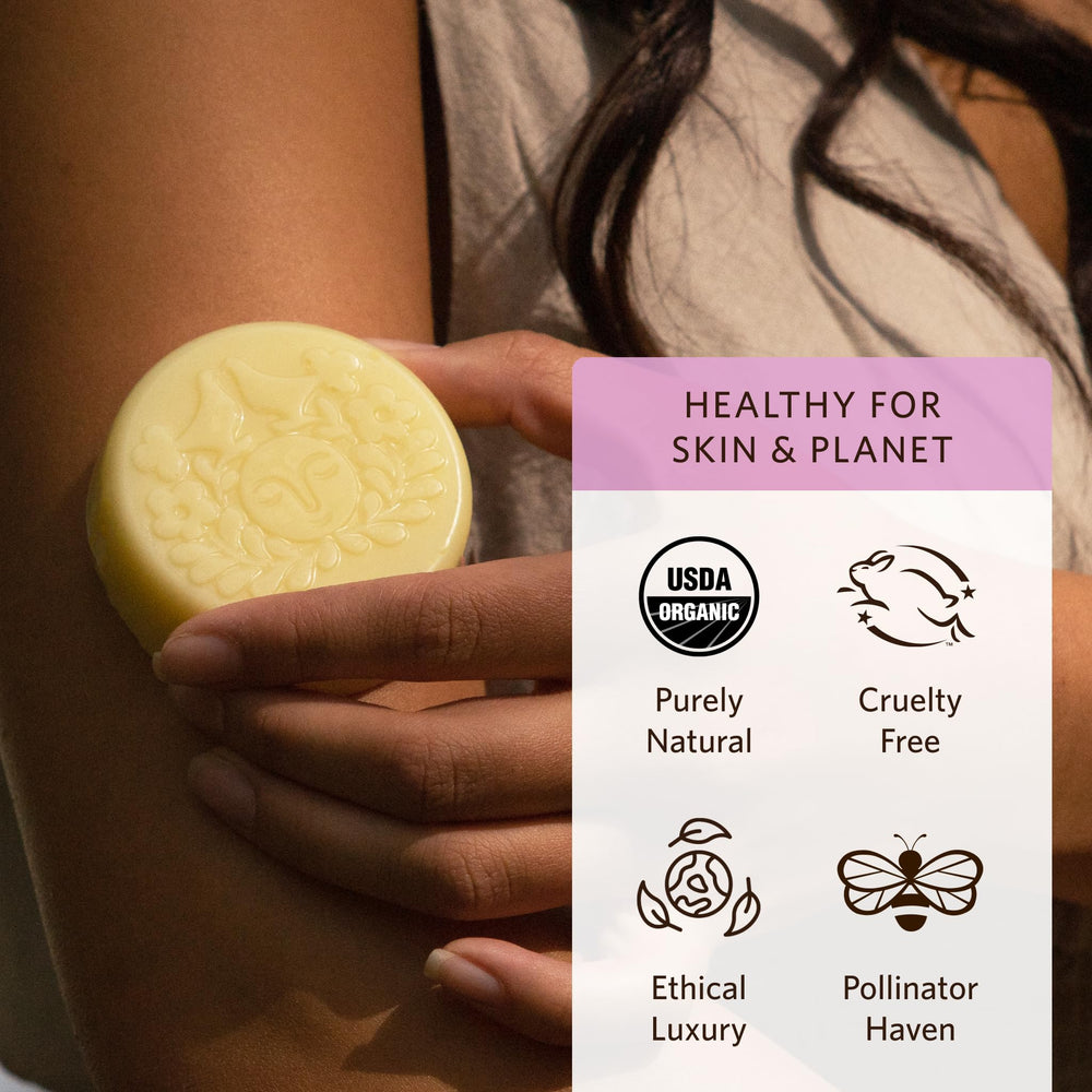 Moon Valley Organics Moon Melt Bar lavande — chaleur corporelle qui fait fondre la barre pour hydrater ciblé.