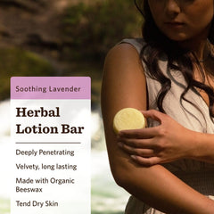 Moon Valley Organics Moon Melt Bar lavande — texture fondante qui hydrate les zones sèches.