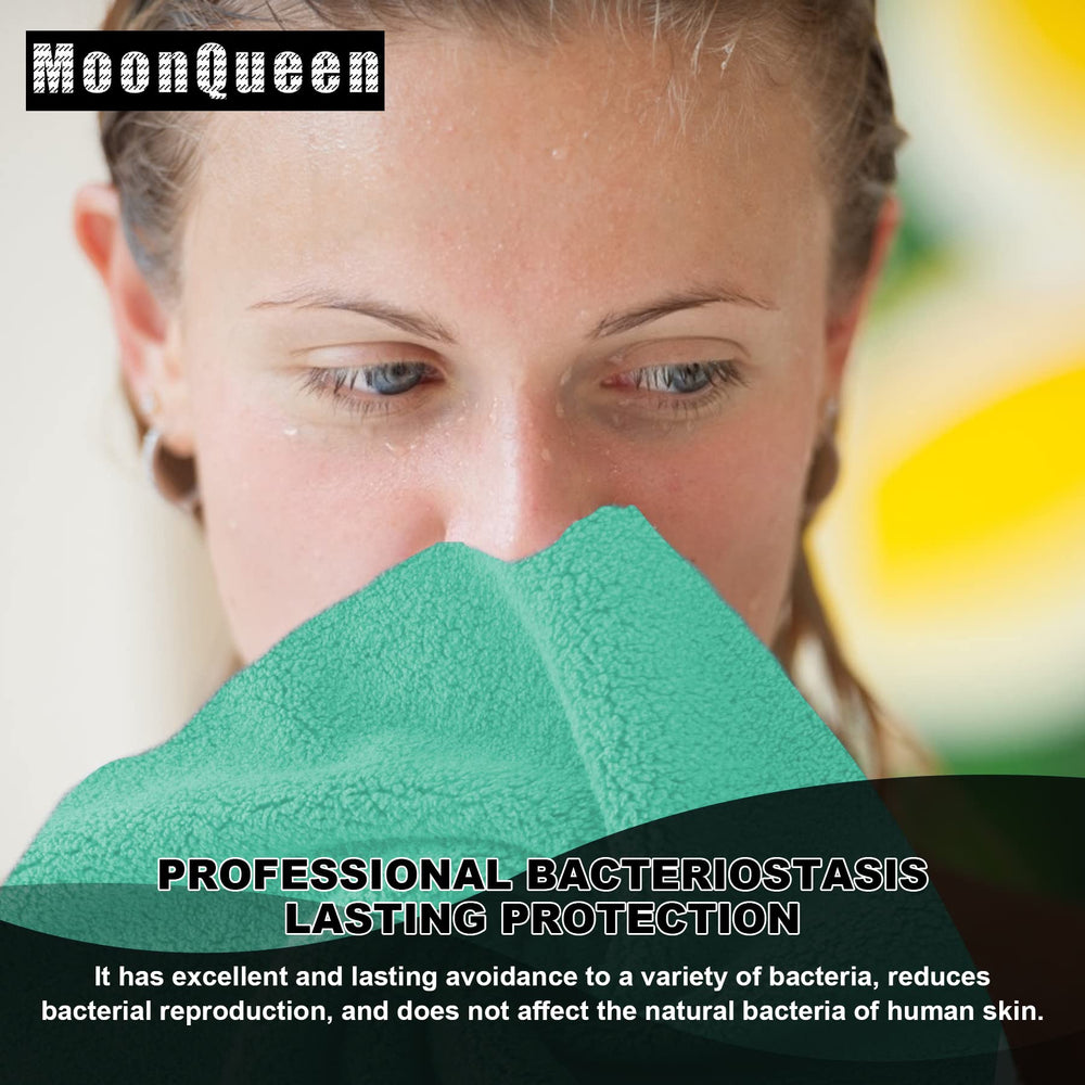 Lingette MOONQUEEN voyage compacte Aqua Vert pour nettoyer en déplacement.
