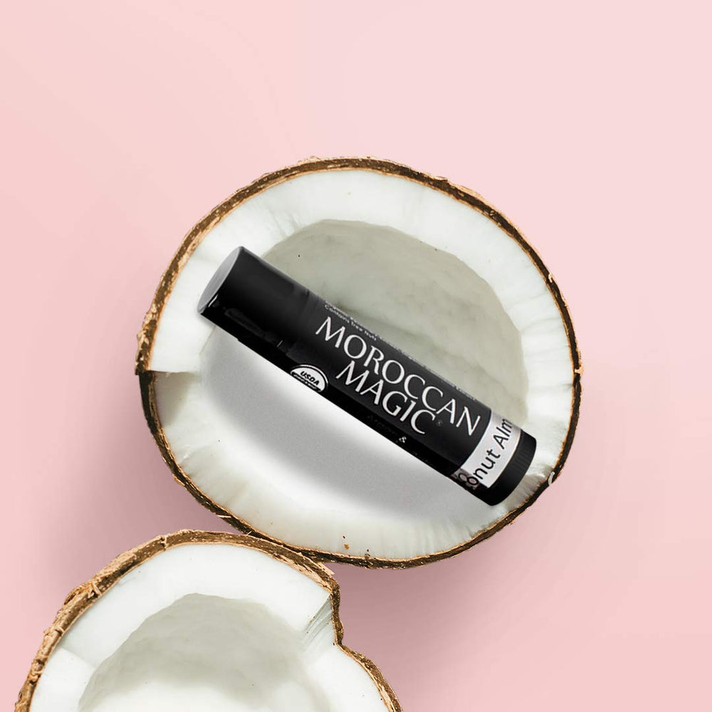 Utilisation quotidienne sur les lèvres, base idéale pour maquillage.