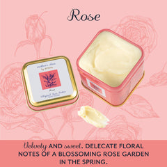 Mother's Shea Beurre karité fouetté Rose appliqué sur les cheveux nourrir et dompter les frisottis.