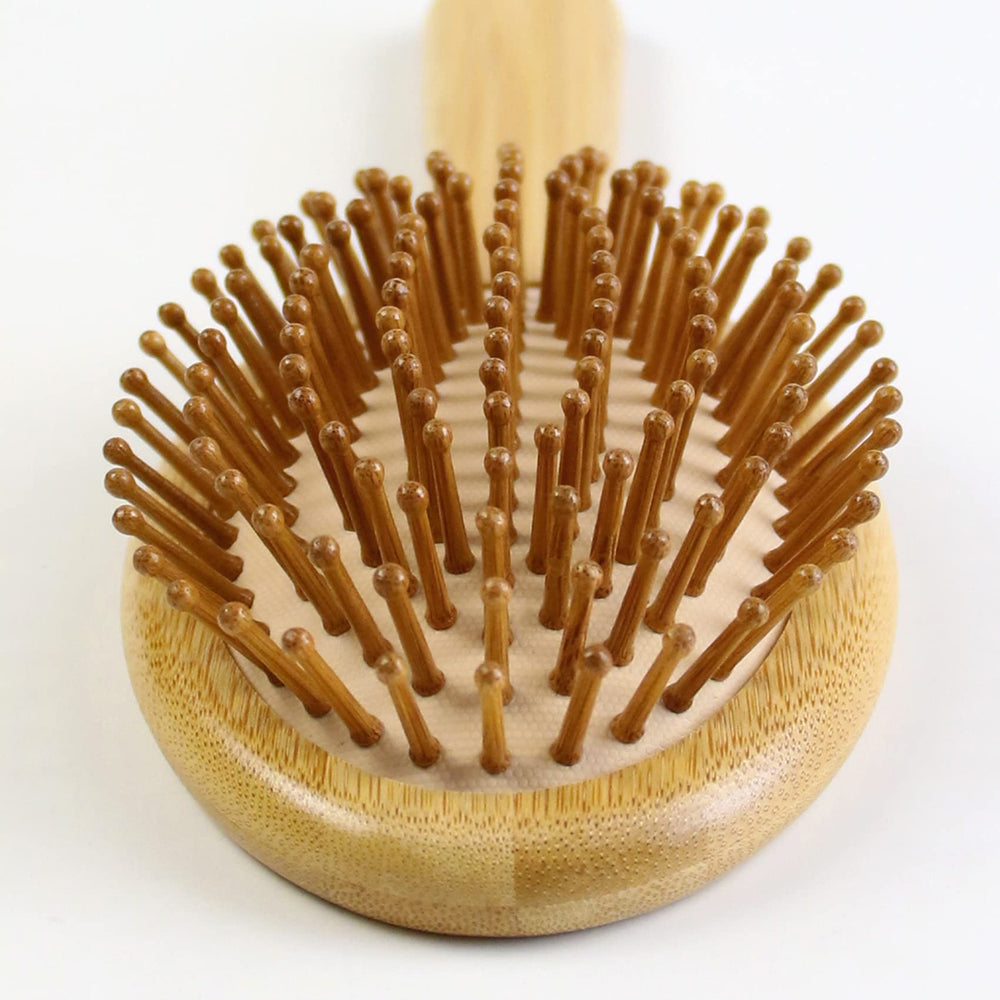 Ensemble MRD de deux brosses en bois pratique.