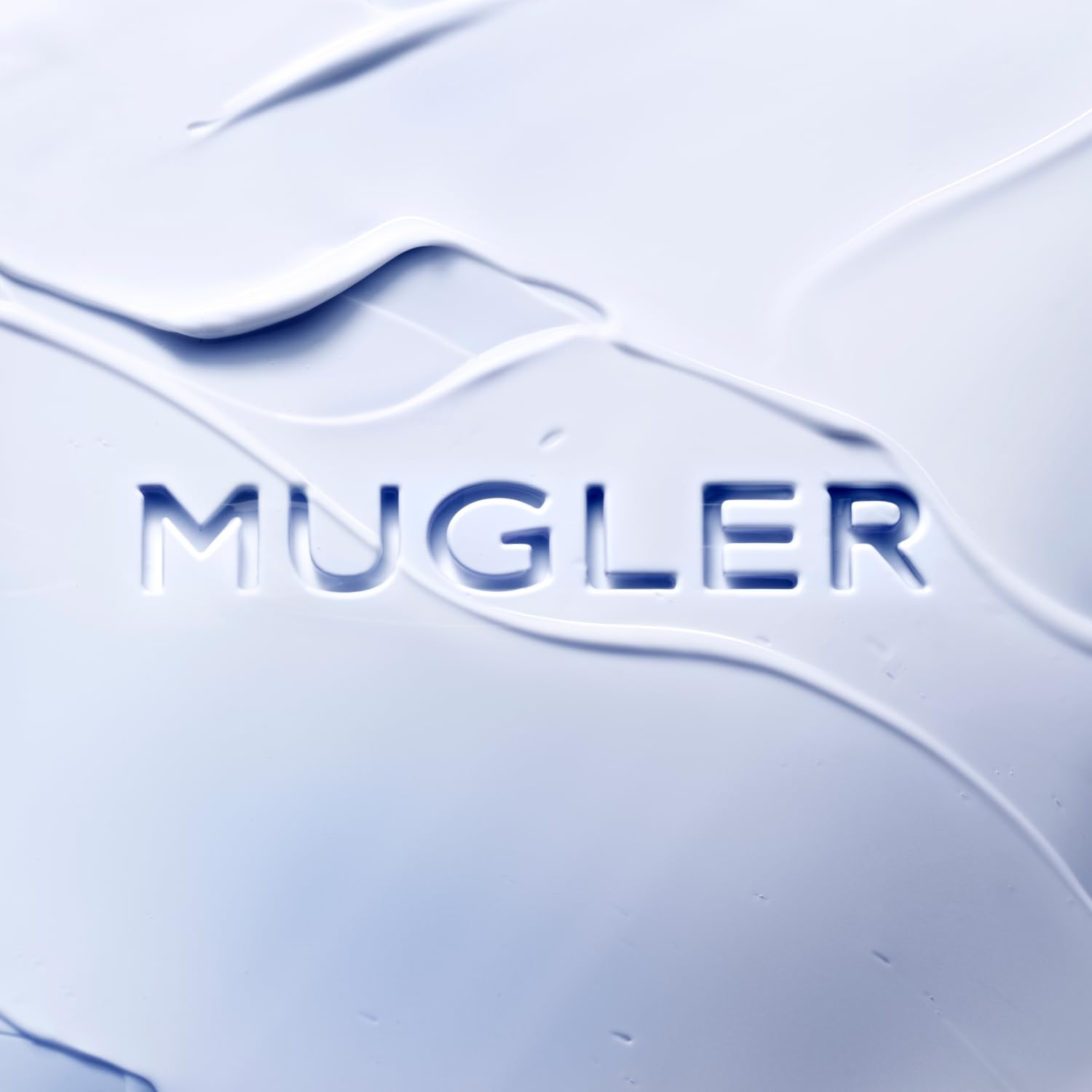 Mugler Angel Crème pour le corps, texture riche enveloppant la peau en douceur et confort.