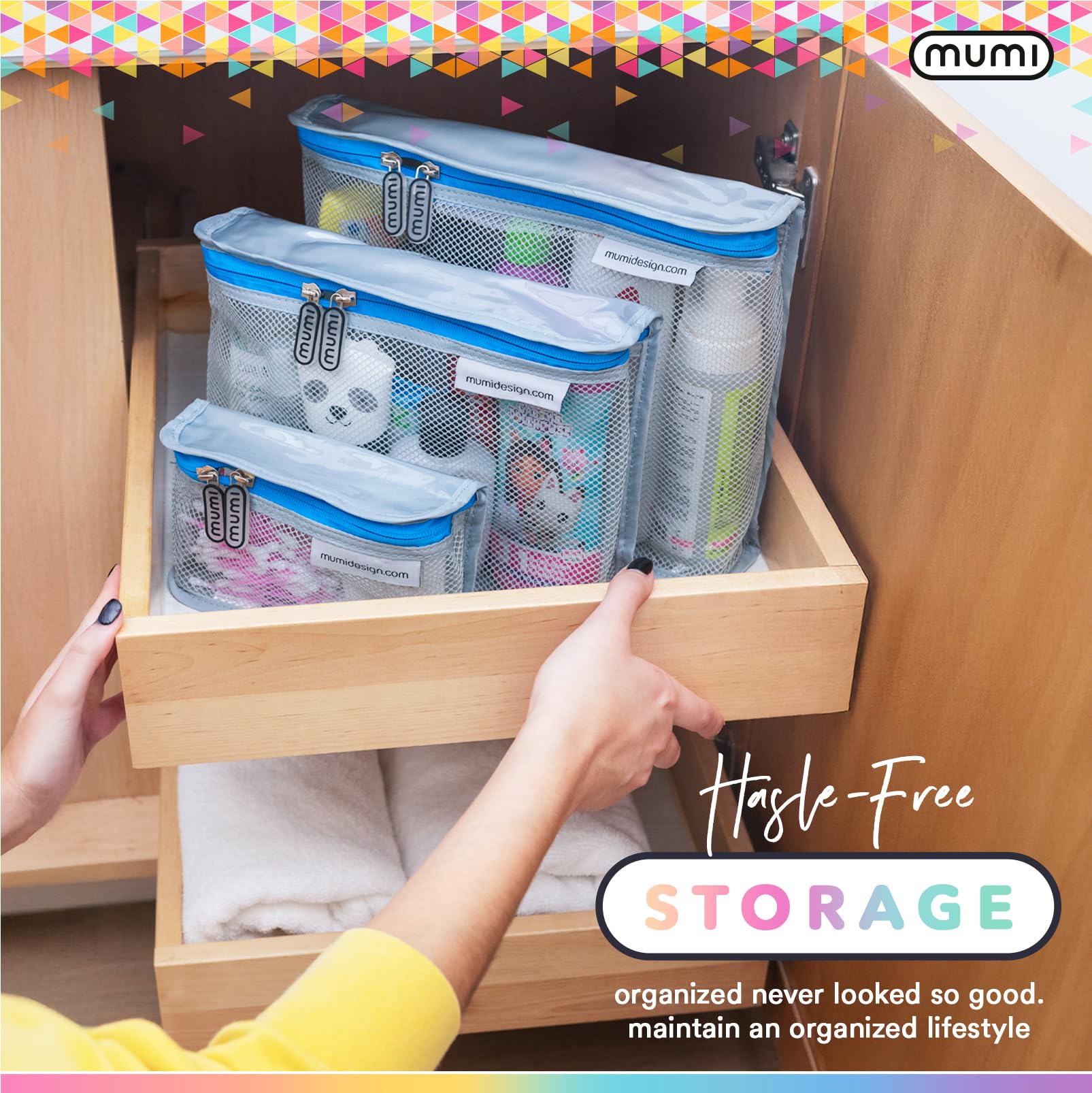 Trousse maquillage transparente MUMI rose, rangement compact et accessible rapidement.