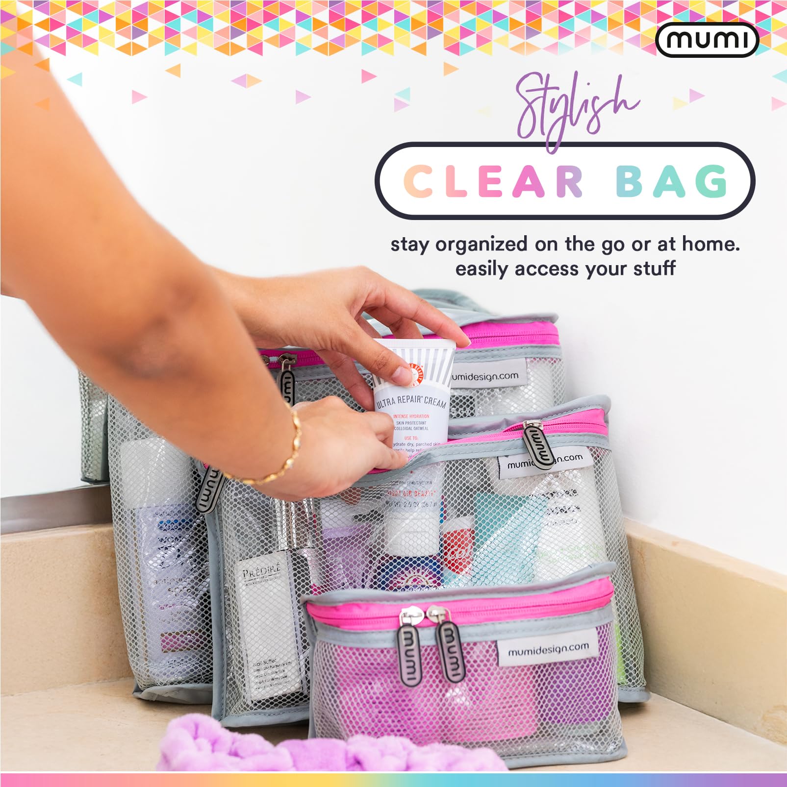 Trousse légère MUMI en PVC et mesh rose, durable et pratique.