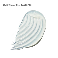 Murad Multi-Vitamin Clear Coat SPF 50, texture légère prête à être appliquée sur le visage.