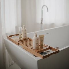 Étiquette biologique et Nordic Swan sur le shampoing Mushie pour la sécurité.