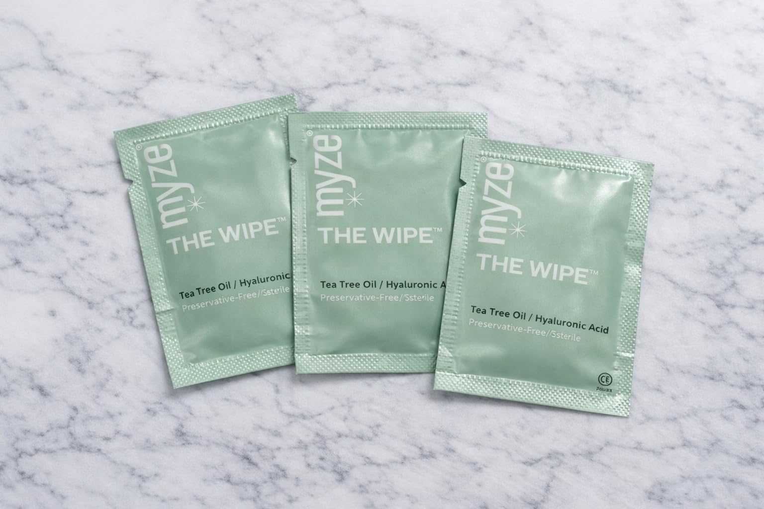 Formule hydratante à base d'acide hyaluronique et tea tree pour les paupières
