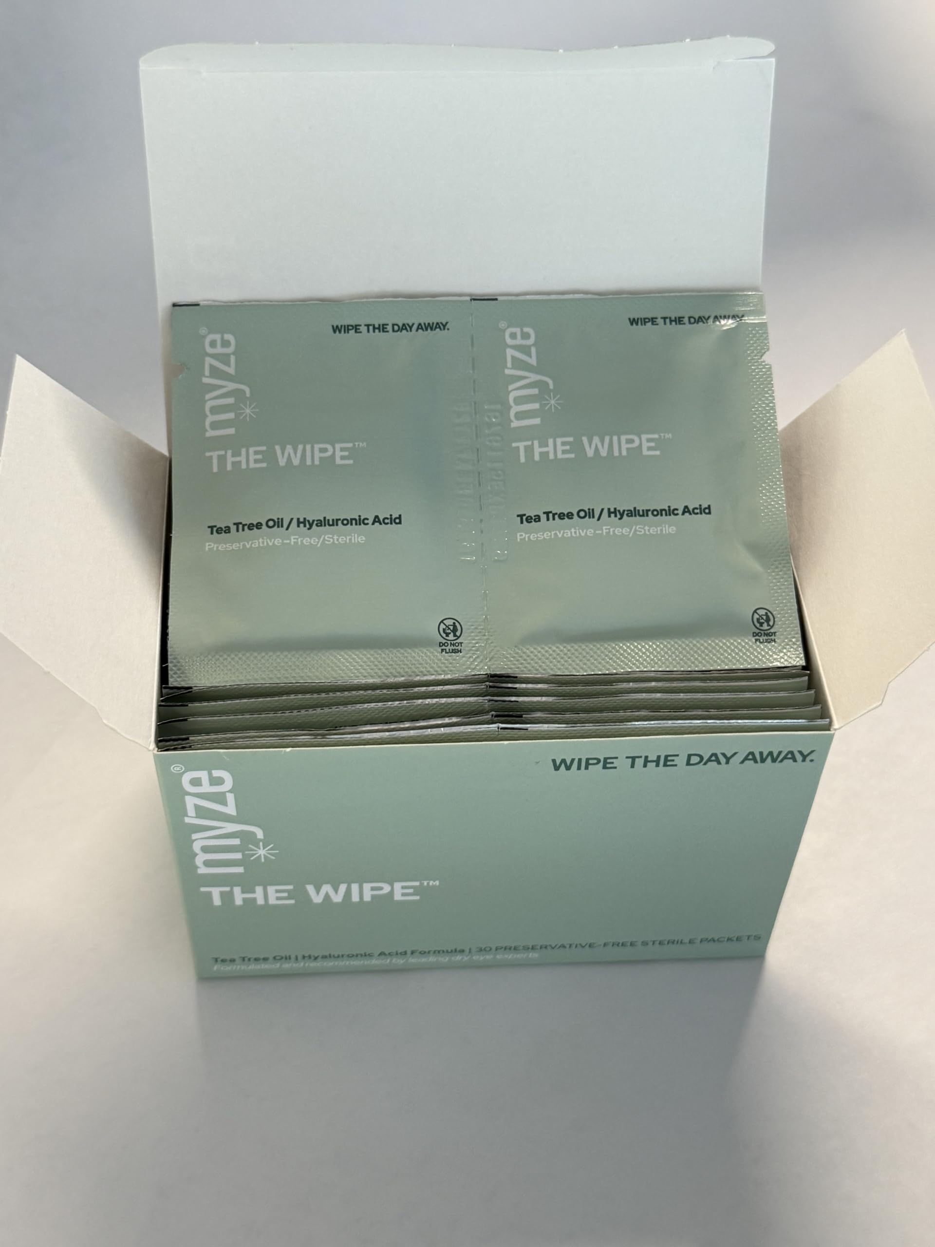 The Wipe sans preservatifs protège la peau délicate des yeux