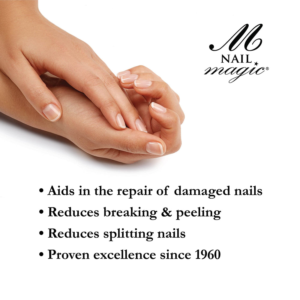 Couche-base Nail Magic prête à l’application sur ongles propres.