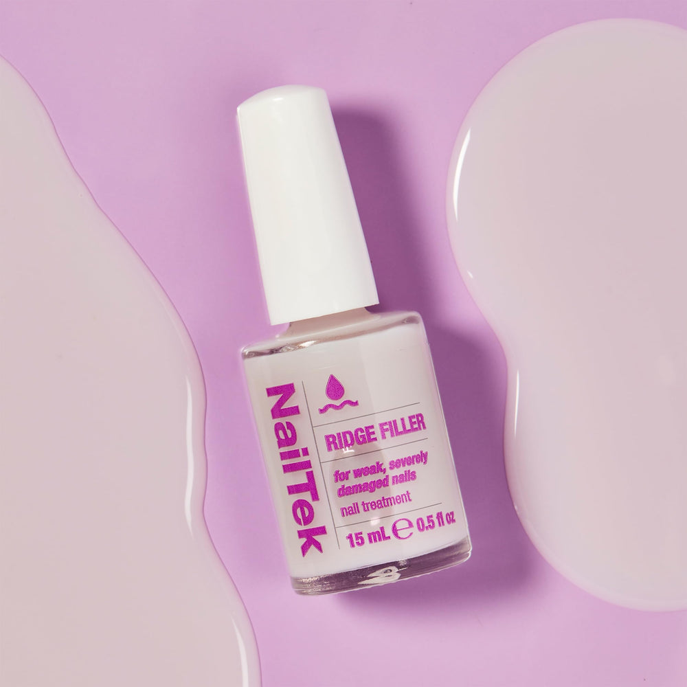 Nail Tek Surface Lisse Ongles – ridges comblés et fini net.