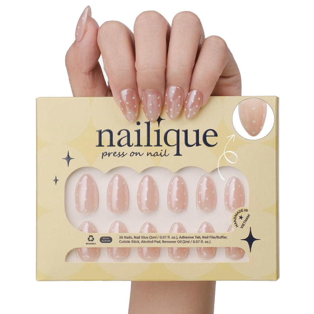 Nailique qualité salon a domicile, vernis brillant durable et facile à retirer.