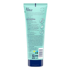 Texture crème dépilatoire Nair qui glisse facilement sur la peau.