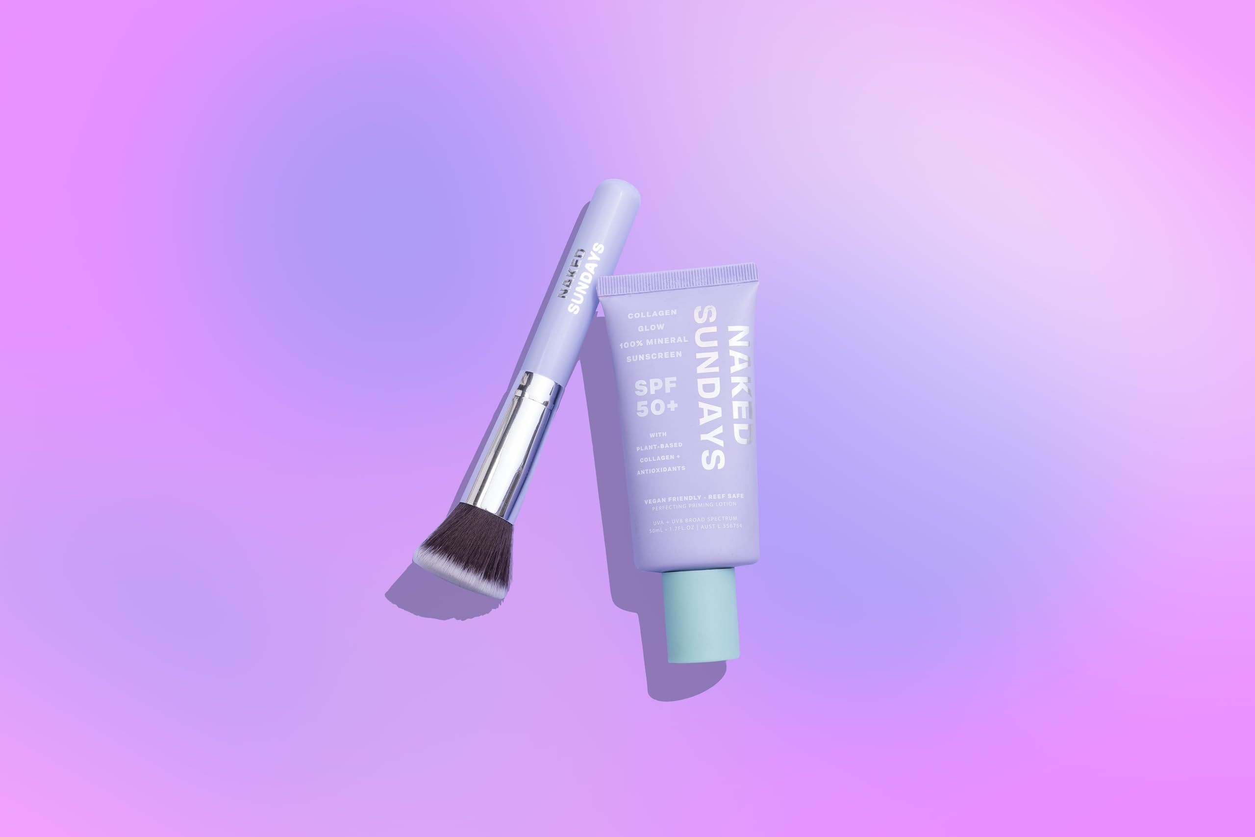 Naked Sundays Pinceau SPF pour une application fluide et homogène.