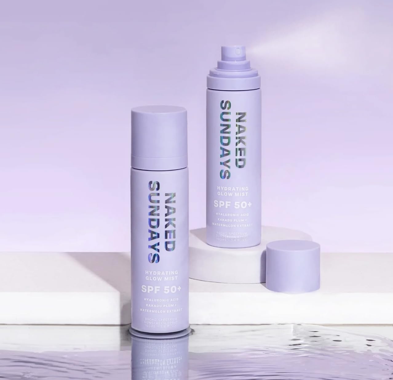 Naked Sundays brume sur visage après maquillage, fixation légère et hydratation continue.
