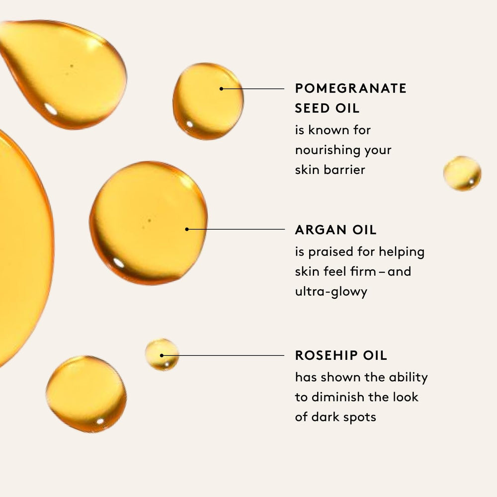 Massage du visage avec Rejuvenate, huile qui glisse et détend.