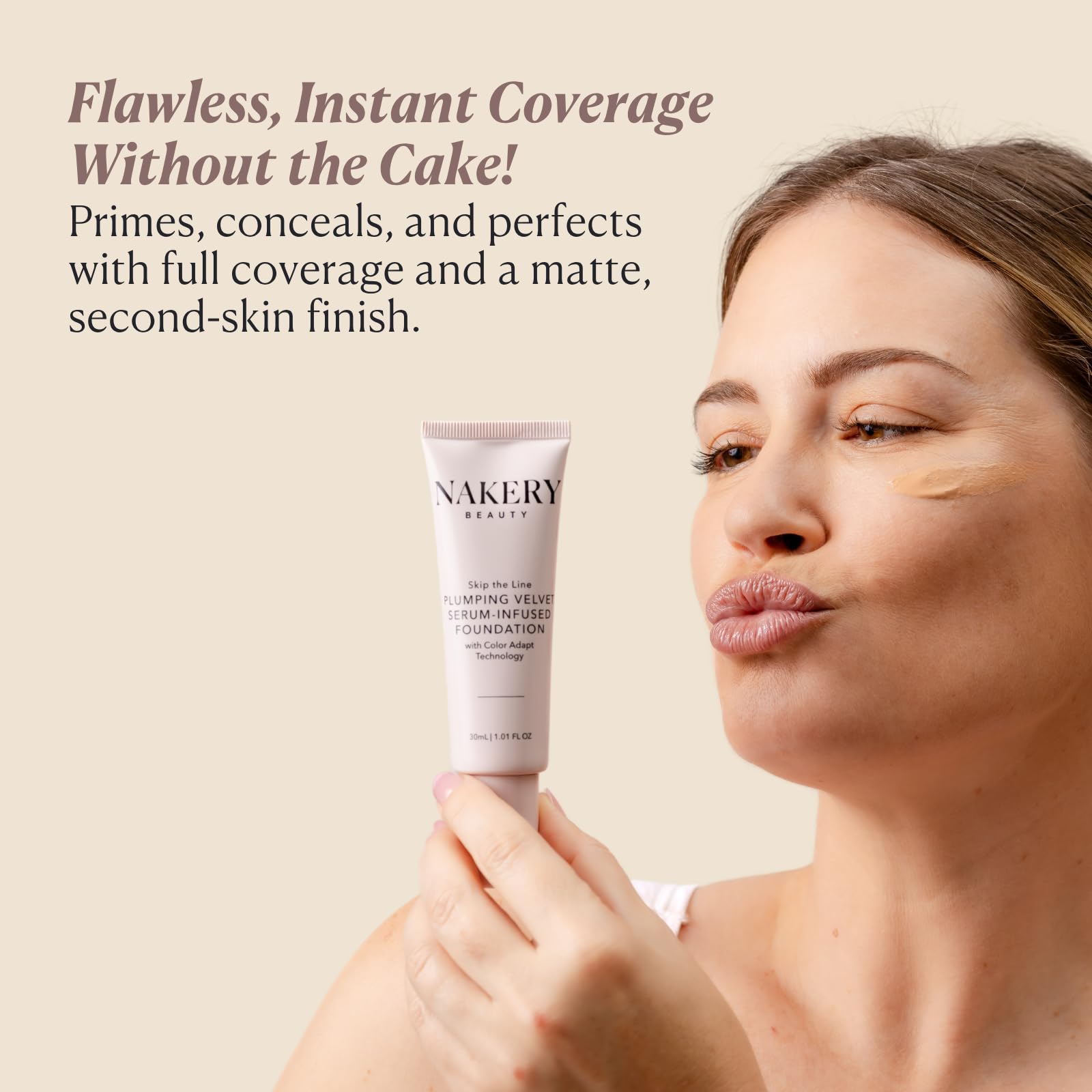 Nakery contient niacinamide et hyaluronique pour hydrater et prendre soin de la peau.