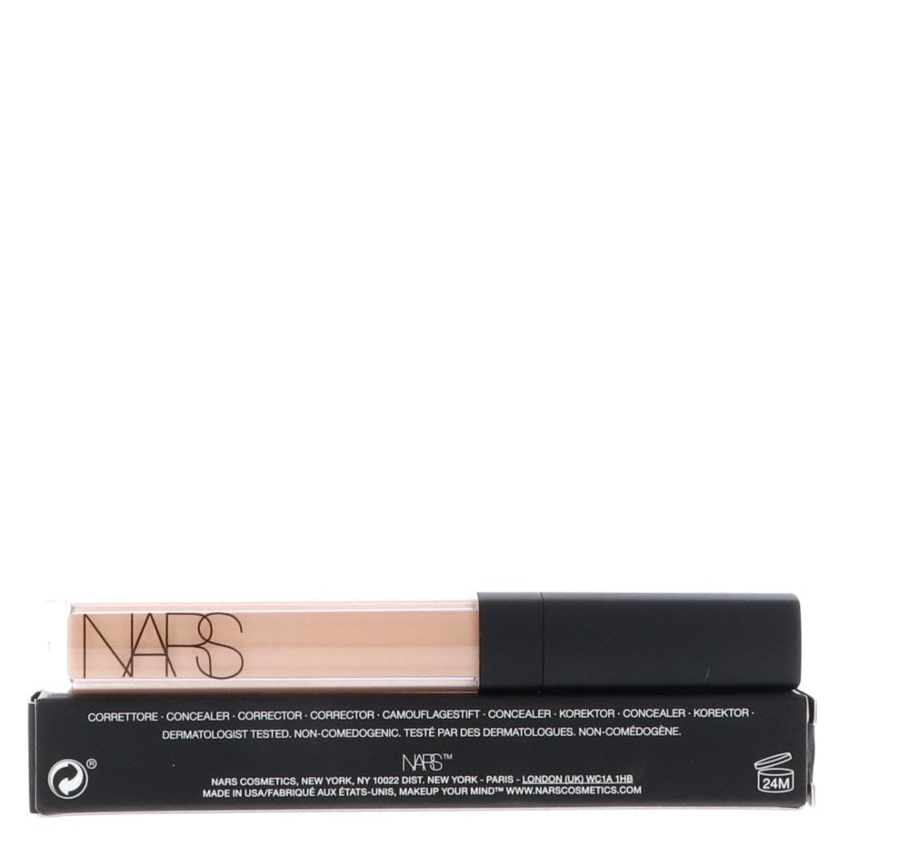 Effet lumière diffuse du concealer NARS pour camoufler les imperfections.