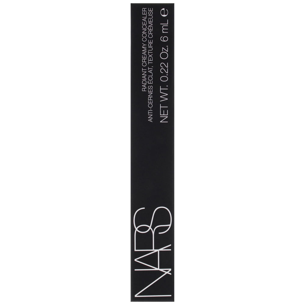 Formule non comédogène NARS adaptée aux peaux sensibles et sujettes aux imperfections.