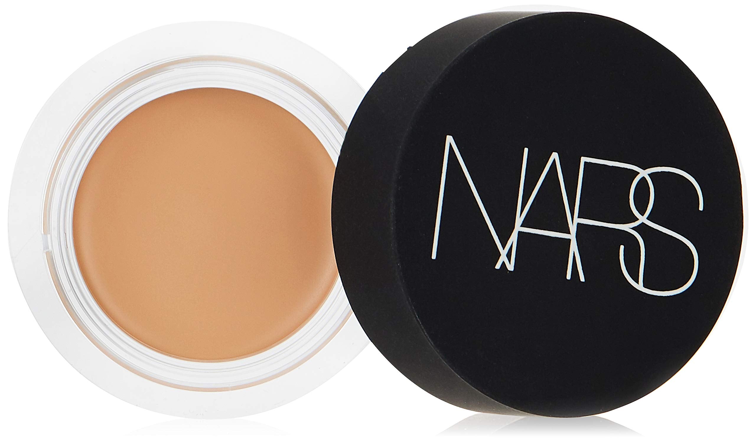 NARS Soft Matte Concealer Cannelle dans son étui, application pratique pour camoufler cernes.