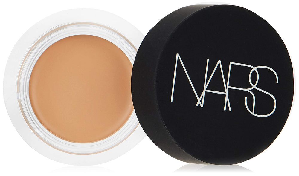NARS Soft Matte Concealer Cannelle dans son étui, application pratique pour camoufler cernes.