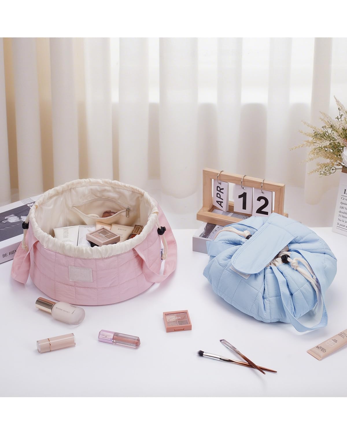 Narwey sac maquillage quilté bleu, doublure rembourrée résistante à l'eau.