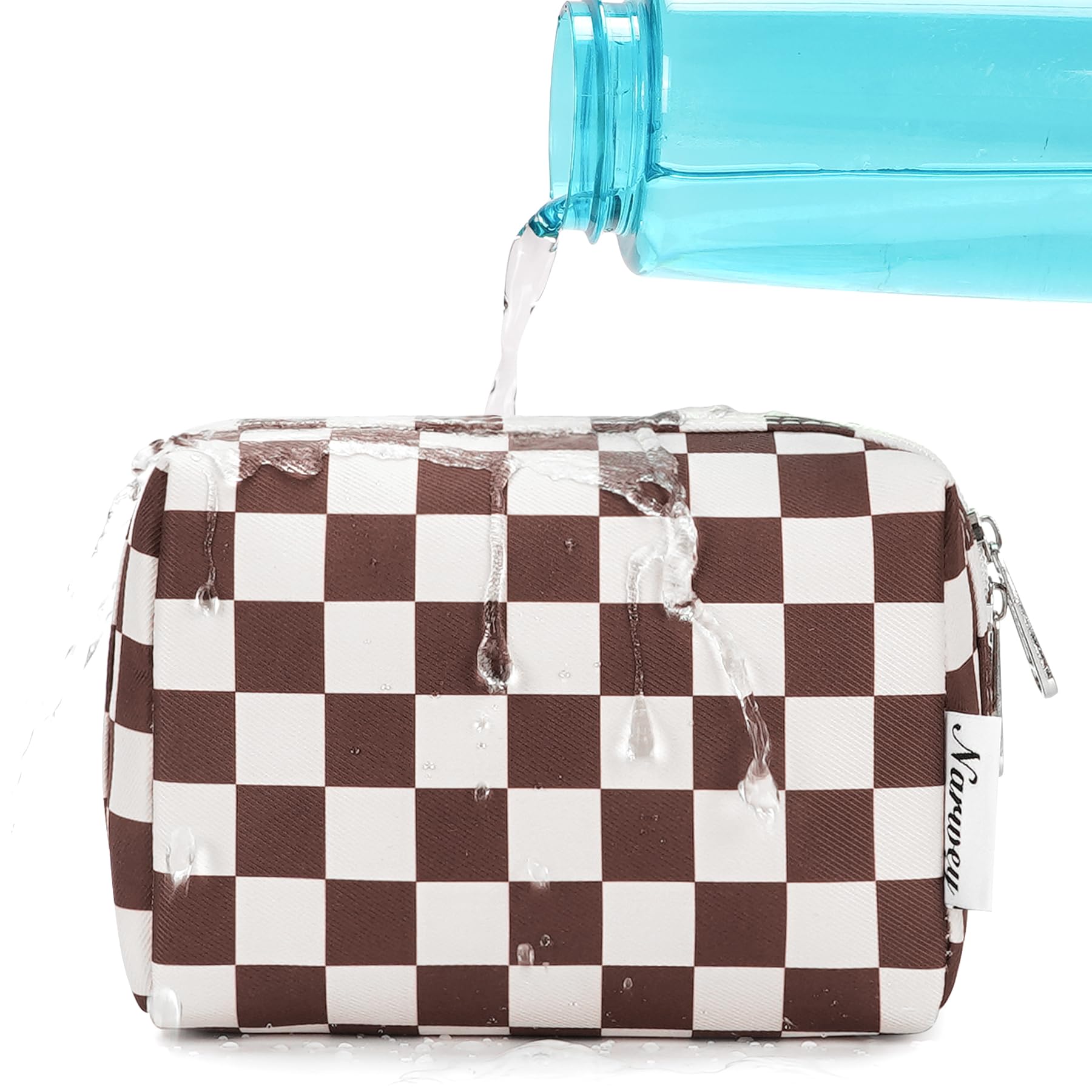 Utilisation polyvalente de la pochette Narwey pour accessoires et maquillage.