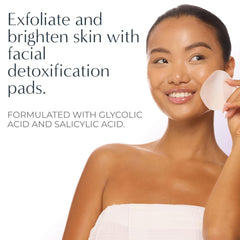 Emballage ouvert des NassifMD Exfoliating Detox Pads démontrant l’utilisation facile.