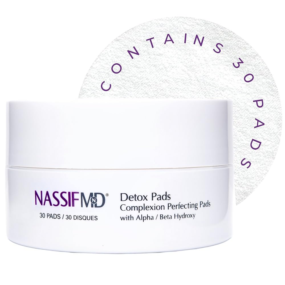 NassifMD Exfoliating Detox Pads emballage affiché pour un nettoyage en profondeur et éclat.