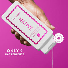 Native Body Wash édition Holiday Gumdrop - emballage cadeau prêt à offrir, ambiance festive.