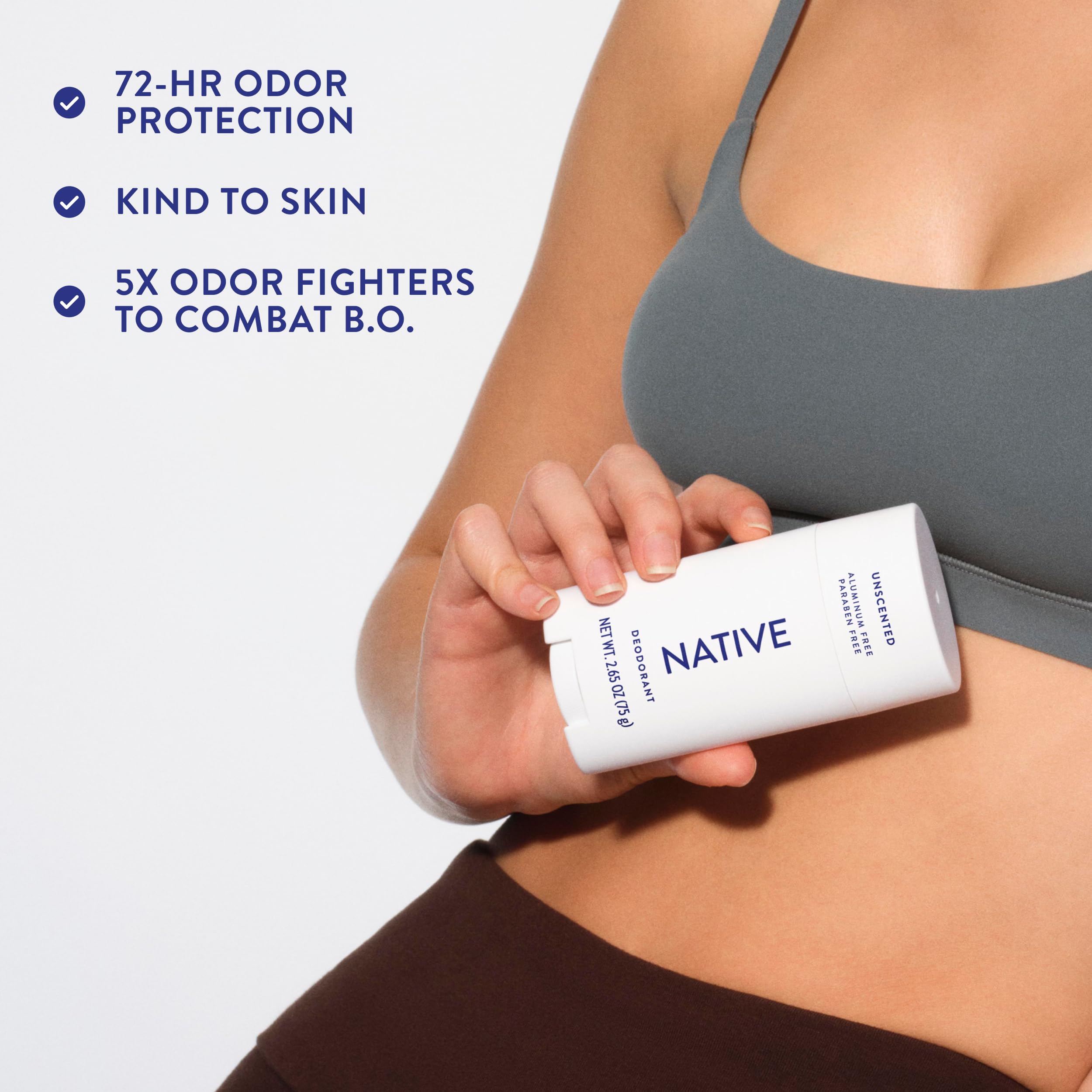Native Déodorant sans parfum – application dans les aisselles, contrôle discret des odeurs.