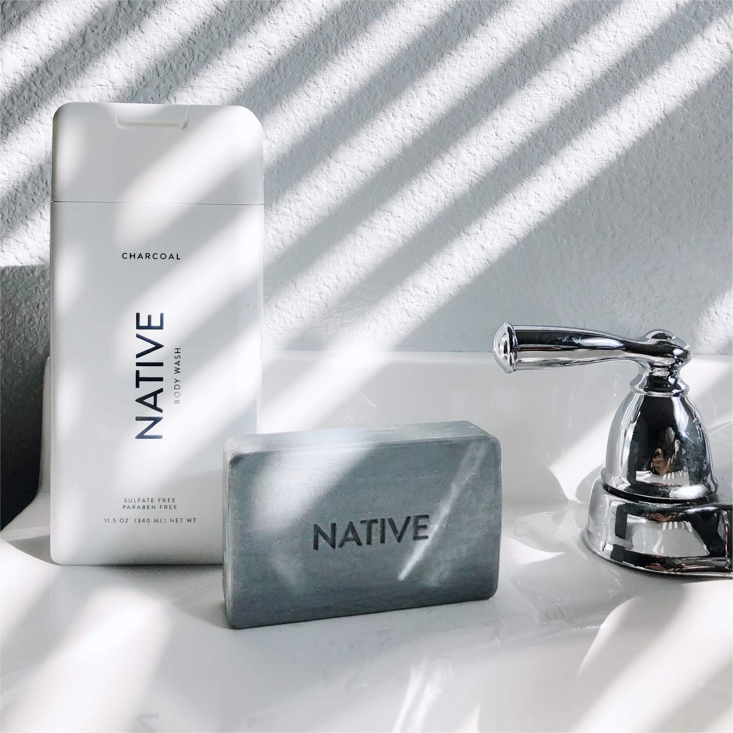 Utilisation quotidienne du gel douche Native pour le corps et la peau.