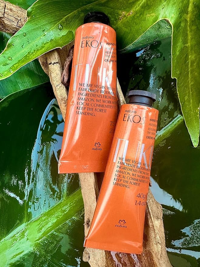 Rituel Tukumã : exfoliant, huile bi-phase et crème mains.
