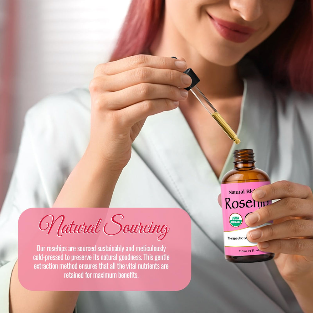 Mélange Natural Riches huile de rose musquée avec crème hydratante pour hydratation renforcée.