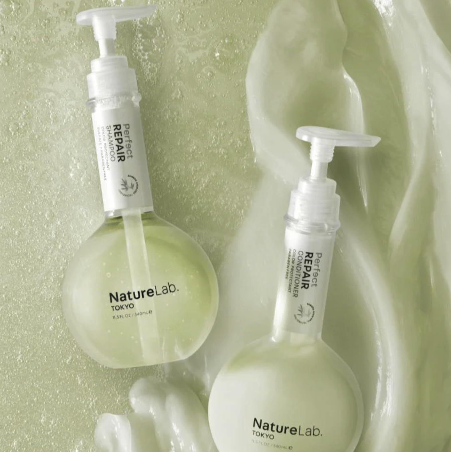 NatureLab.TOKYO Perfect Repair Conditioner cheveux abîmés : douceur et brillance accrues.