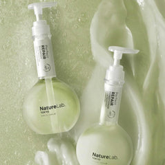 NatureLab.TOKYO Perfect Repair Conditioner cheveux abîmés : douceur et brillance accrues.