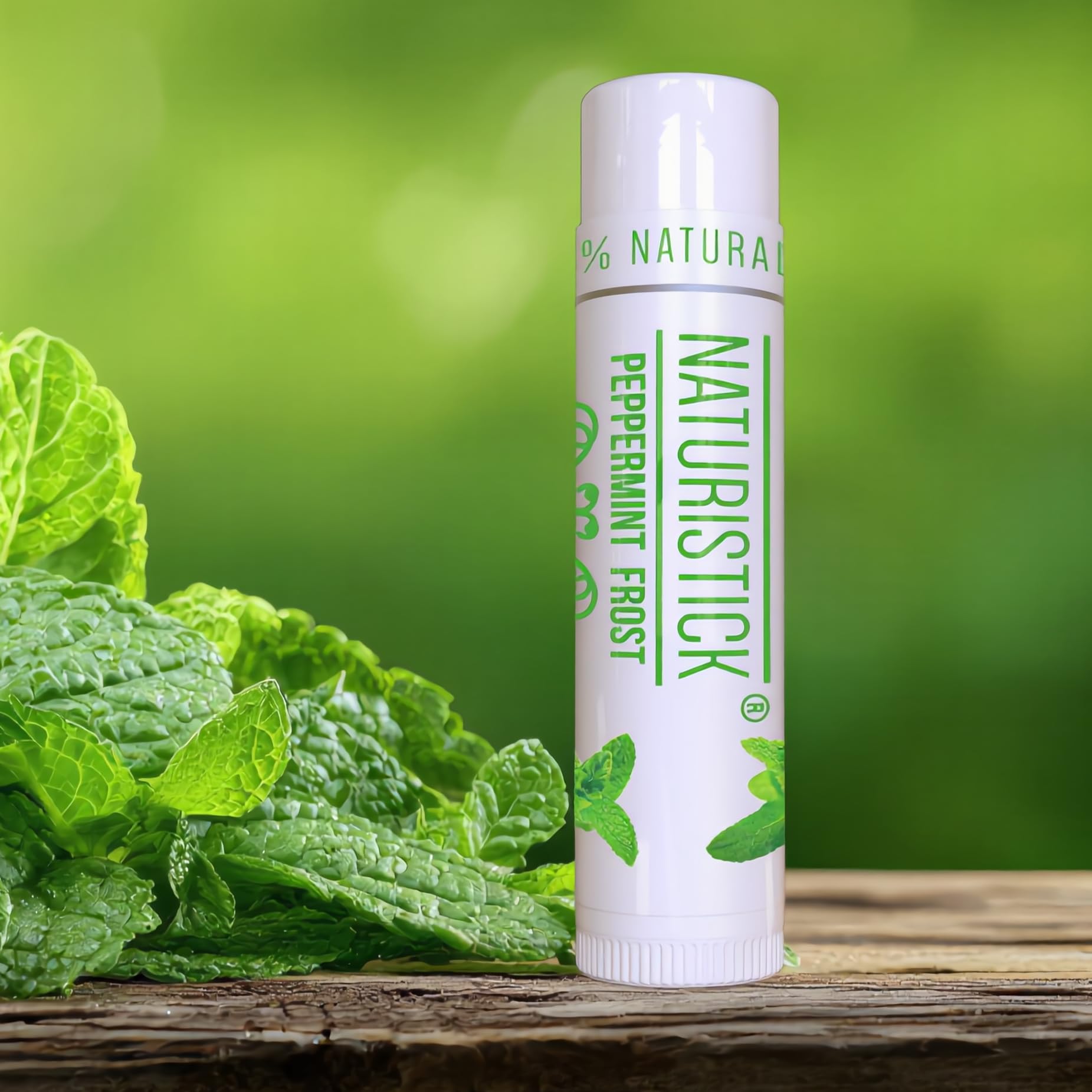 Naturistick baume lèvres menthe, pré-maquillage doux et efficace.