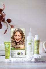 Naturtint 8N – applicateur illustrant une application facile et propre.
