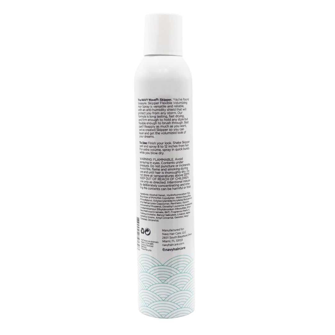 Skipper NAVY HAIR CARE: tenue peignable sans résidus pour coiffage flexible.