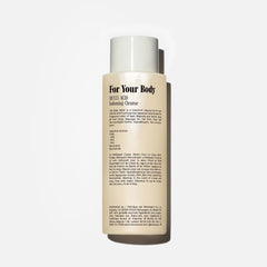Mousse généreuse et douce de Nécessaire Hinoki pendant la douche.