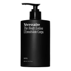 Lotion Nécessaire Santal, application quotidienne fluide et hydratante.