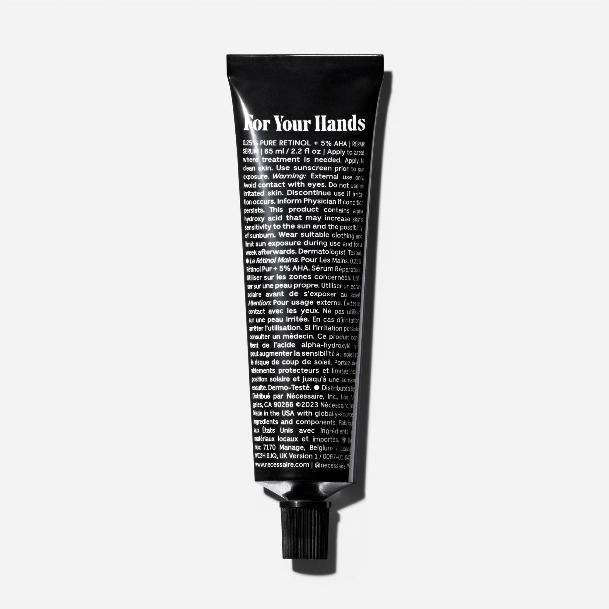 Nécessaire Hand Retinol : texture-baume révélant peau plus lisse après application.