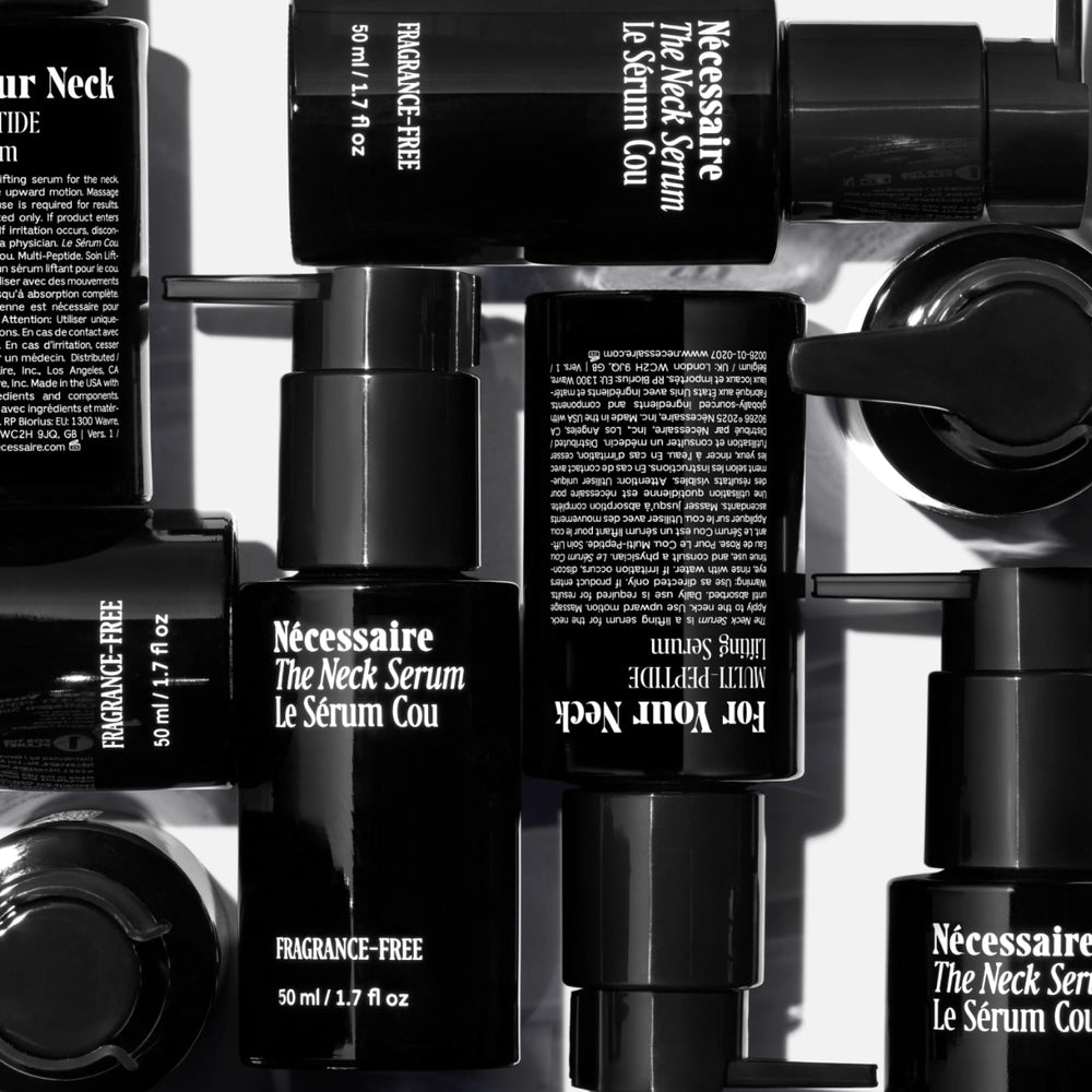 Nécessaire Neck Serum avec 5 peptides, soutien potentiel du renouvellement cutané.
