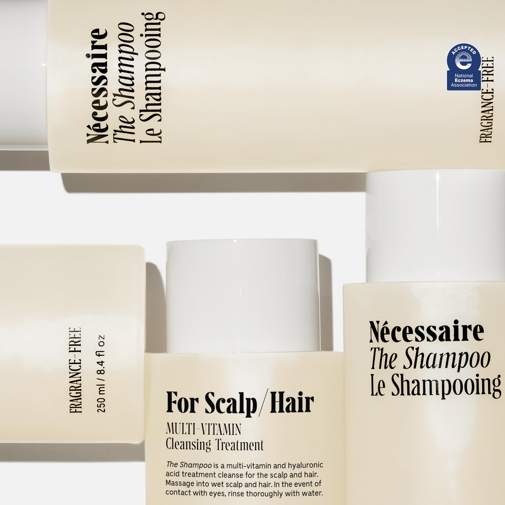 Nécessaire The Shampoo: gros plan sur l'acide hyaluronique favorisant l'hydratation.