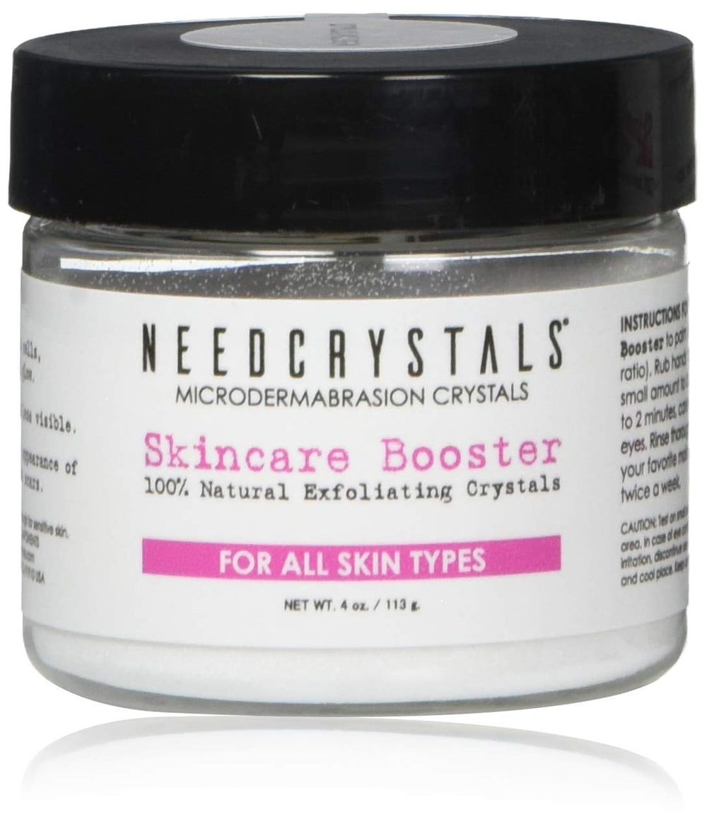 NeedCrystals cristaux microdermabrasion dans le pot, exfoliation efficace pour un teint lumineux.