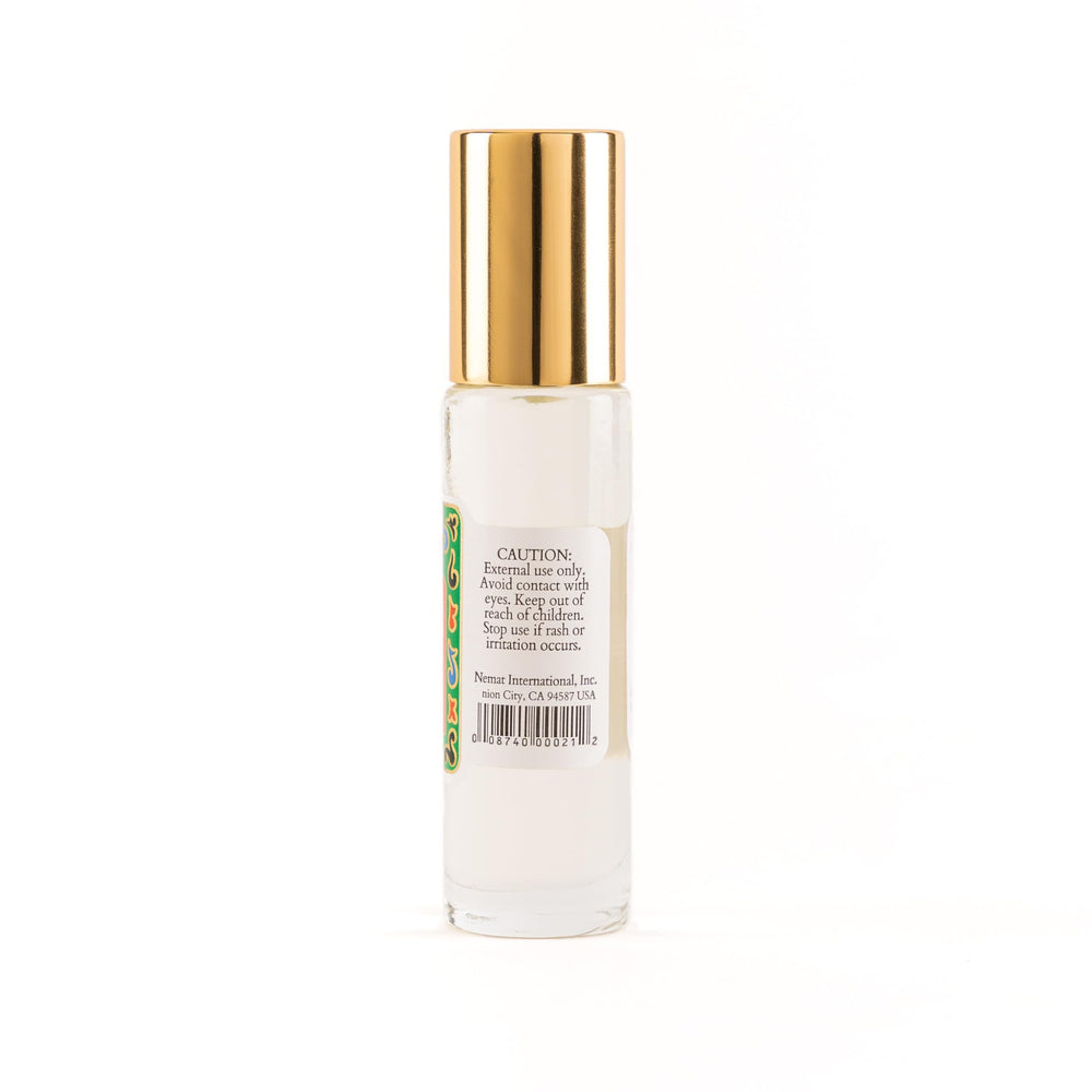 Nemat Vanilla Musk, texture huile précieuse libérant douceur chaude sur la peau.
