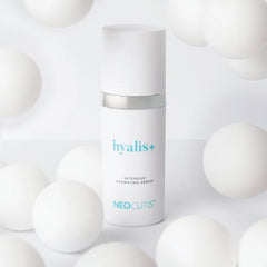 Texture-serum NEOCUTIS Hyalis+ visible et fluide lors de l’application