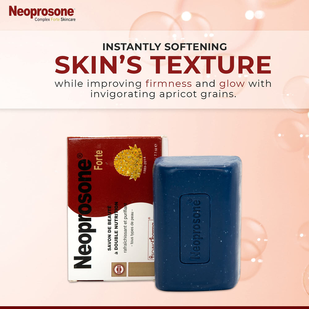 Texture crèmeuse du savon Neoprosone pour une application douce et hydratante.