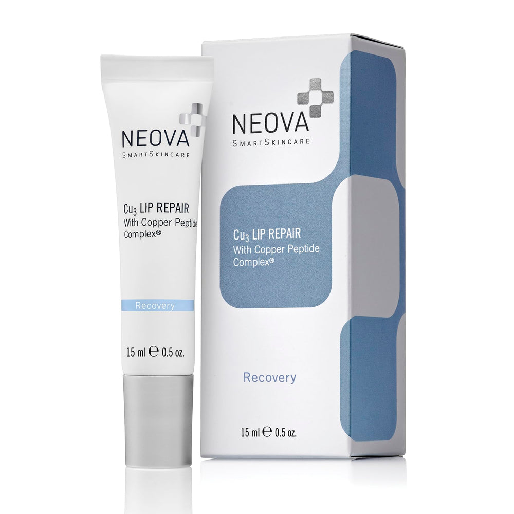 NEOVA Cu3 Lip Repair sur la bouteille, hydratation durable pour lèvres exposées au soleil.