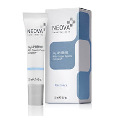 NEOVA Cu3 Lip Repair sur la bouteille, hydratation durable pour lèvres exposées au soleil.